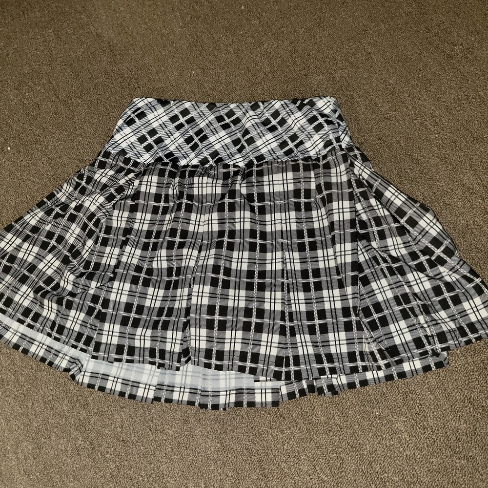 Athletic shorts/skirt
